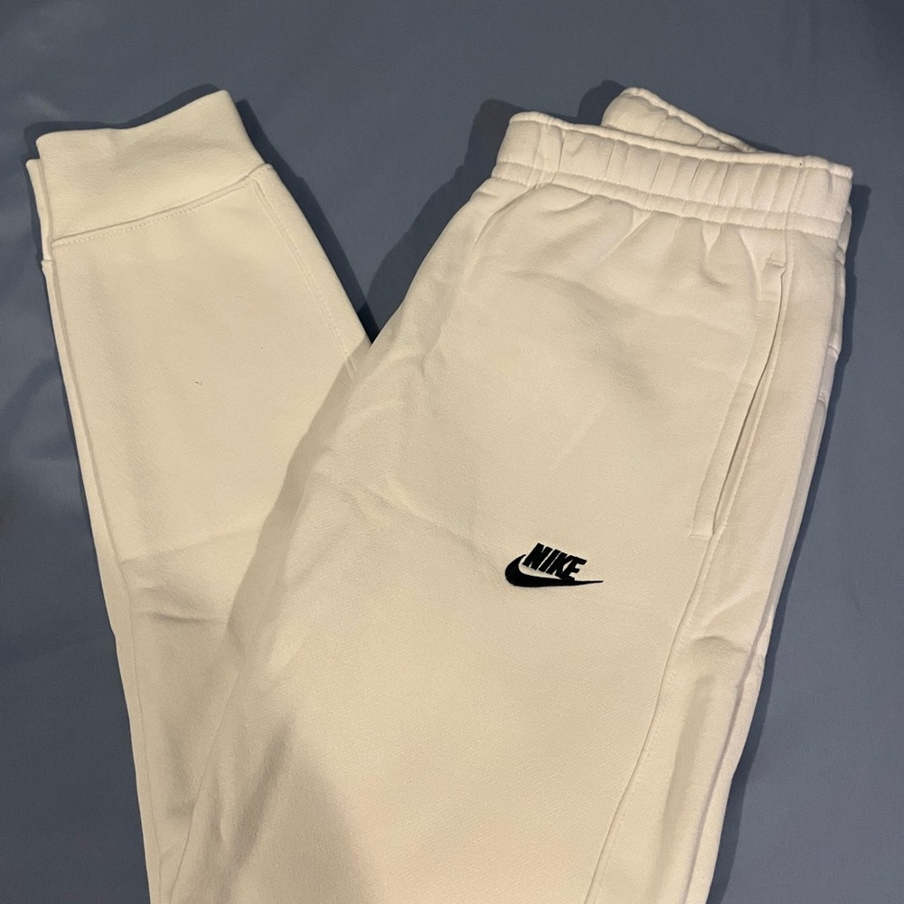 Nike White Sweatpants Relaxed Fit Joggers